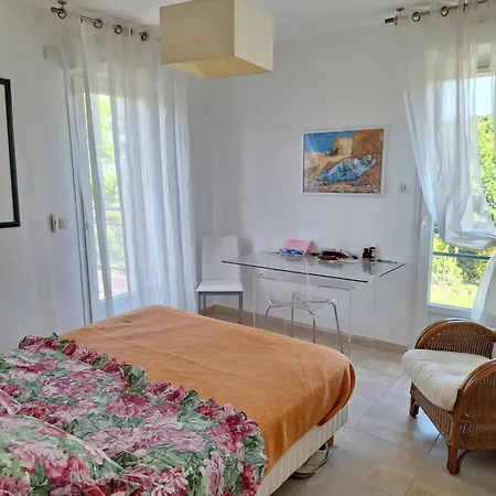 Le Vallon D'azur, Piscine Proche A *