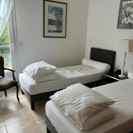 Feriehus Le Vallon D'azur, Piscine Proche A *